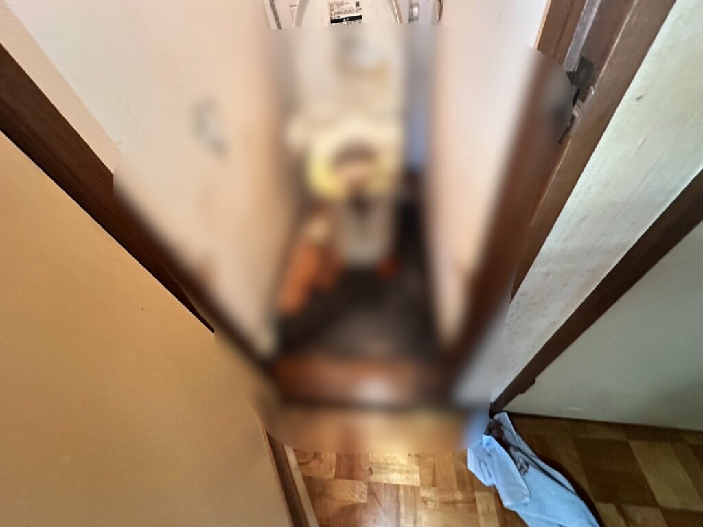 トイレ孤独死の作業前写真